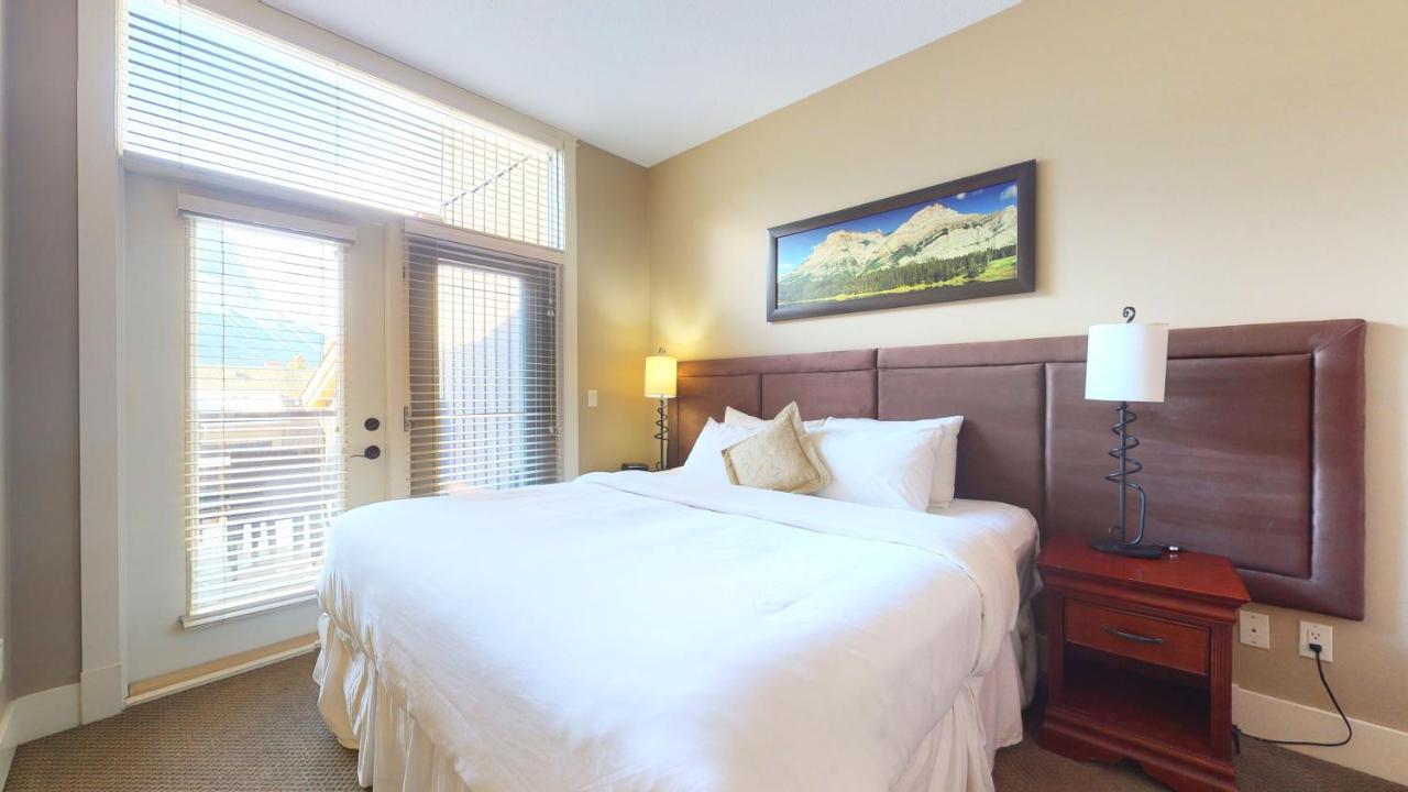 Spectacular Penthouse With Amazing Views, Indoor Pool And Hot Tub Hotel Canmore Exterior photo