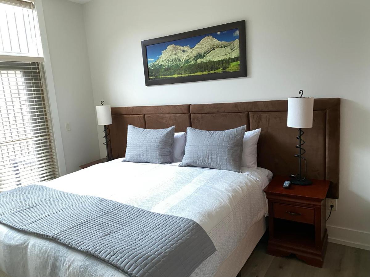 Spectacular Penthouse With Amazing Views, Indoor Pool And Hot Tub Hotel Canmore Exterior photo